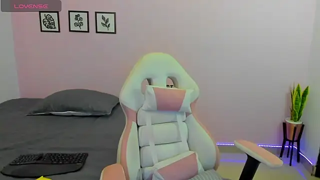 sophie pazz online show from March 2026 10:42:01 PM