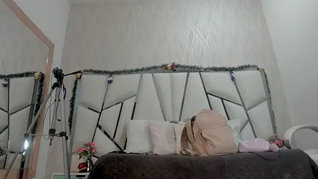 Victoriaa millers online show from November 2025 07:02:02 PM