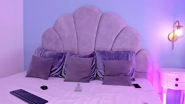 Snapshot of shaina_vasquez chatting on February 2025 06:21:02 PM shaina vasquez online show from February 2025 06:21:02 PM