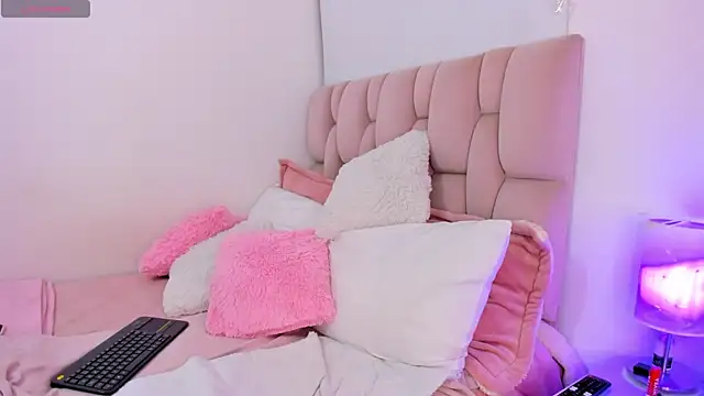 ZarianaEvanz online show from May 2026 01:57:16 AM