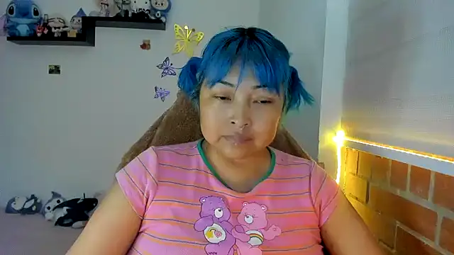 Shaddycute  online show from December 2025 01:42:01 PM