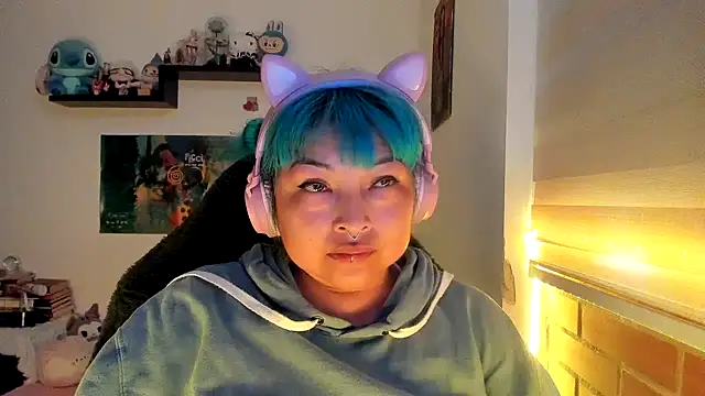 Shaddycute  online show from February 2026 01:32:02 PM