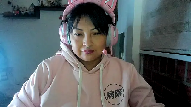 Snapshot of Shaddycute_ chatting on April 2026 12:08:02 PM Shaddycute online show from April 2026 12:08:02 PM