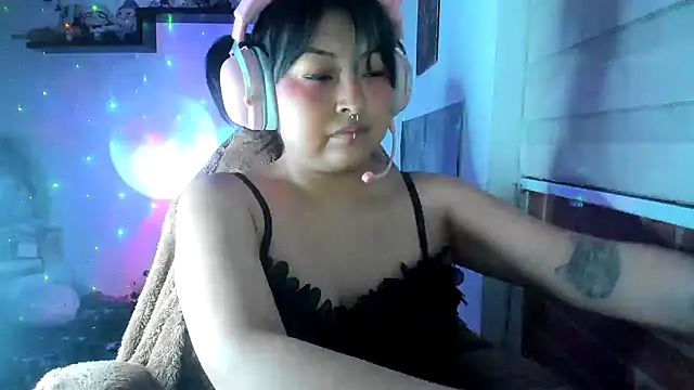 Snapshot of Shaddycute_ chatting on April 2026 02:15:01 AM Shaddycute online show from April 2026 02:15:01 AM