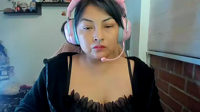 Snapshot of Shaddycute_ chatting on April 2026 05:30:01 PM Shaddycute online show from April 2026 05:30:01 PM