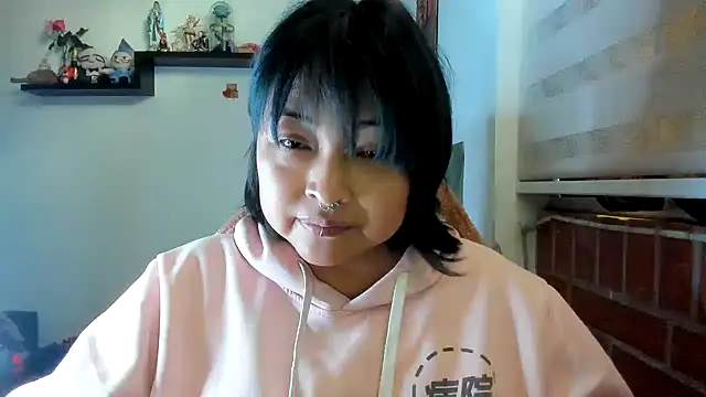 Snapshot of Shaddycute_ chatting on May 2026 02:03:02 PM Shaddycute online show from May 2026 02:03:02 PM