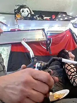 gettinit2wice online show from April 2026 03:45:01 AM