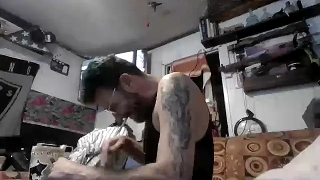 Snapshot of gettinit2wice chatting on June 2026 12:11:01 PM gettinit2wice online show from June 2026 12:11:01 PM