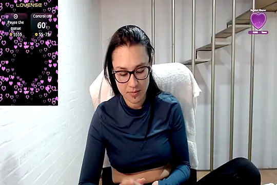 Jessie Desire online show from November 2025 06:02:02 AM