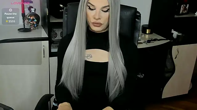EvelynLexy online show from May 2026 04:57:01 PM