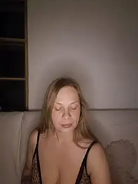 katiestevens online show from September 2025 09:09:02 PM