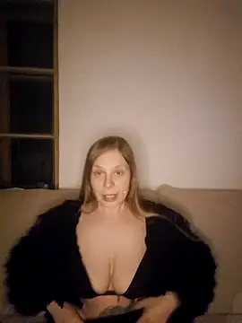 katiestevens online show from November 2025 10:09:02 PM