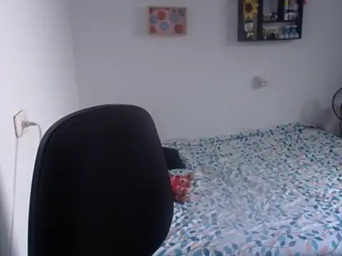 Snapshot of HannaKlein chatting on December 2024 01:39:01 PM HannaKlein online show from December 2024 01:39:01 PM