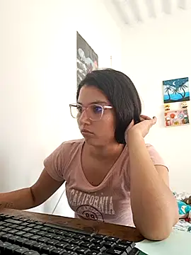 Snapshot of HannaKlein chatting on February 2025 06:59:02 PM HannaKlein online show from February 2025 06:59:02 PM