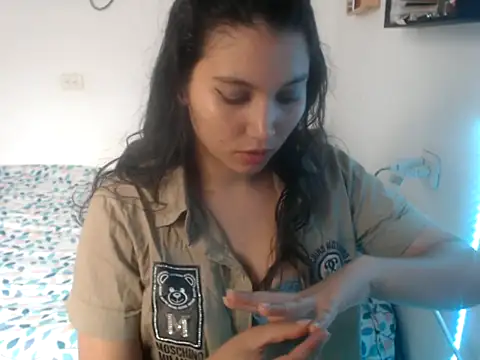 Snapshot of HannaKlein chatting on October 2025 06:05:02 PM HannaKlein online show from October 2025 06:05:02 PM