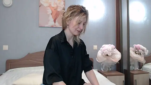 Snapshot of AvelinaLeoni chatting on January 2025 06:31:02 AM AvelinaLeoni online show from January 2025 06:31:02 AM