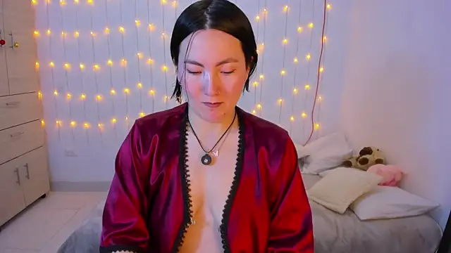 Elle Lee  online show from December 2025 03:17:02 PM