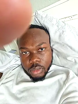 Snapshot of LaughRiotX chatting on November 2025 01:22:01 PM LaughRiotX online show from November 2025 01:22:01 PM