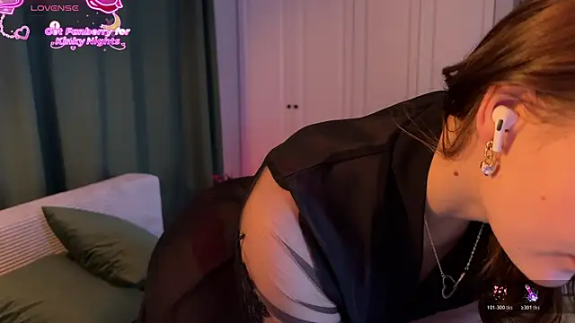 Snapshot of Pavlyna chatting on December 2025 05:51:02 PM Pavlyna online show from December 2025 05:51:02 PM