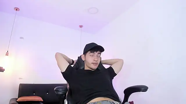 Snapshot of DiegoRogue_ chatting on December 2024 03:37:01 PM DiegoRogue online show from December 2024 03:37:01 PM