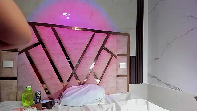 Snapshot of molly_sweetee chatting on November 2025 01:52:02 AM molly sweetee online show from November 2025 01:52:02 AM