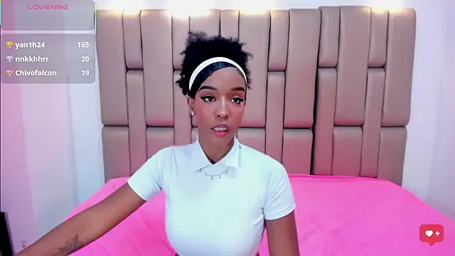 Georgis  online show from December 2025 07:53:01 PM