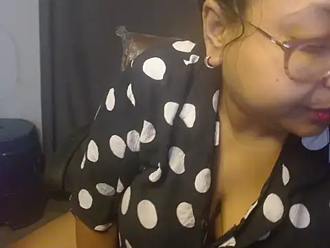 Snapshot of TASHa009 chatting on February 2026 08:33:02 AM TASHa009 online show from February 2026 08:33:02 AM