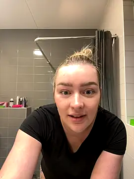 xX HotCouple Xx online show from September 2025 06:54:01 PM