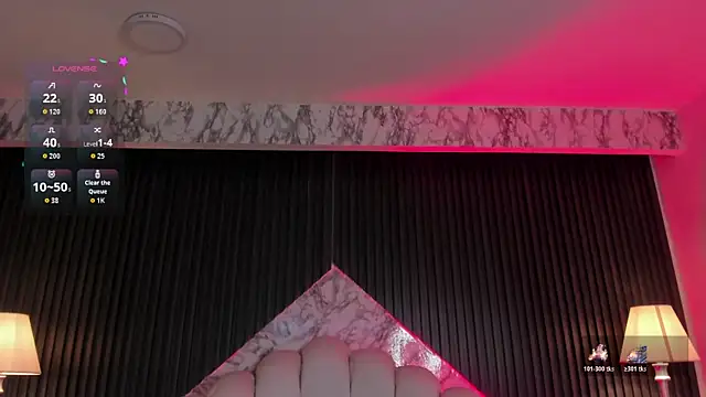 Snapshot of MeganDraco_ chatting on November 2025 12:26:01 PM MeganDraco online show from November 2025 12:26:01 PM