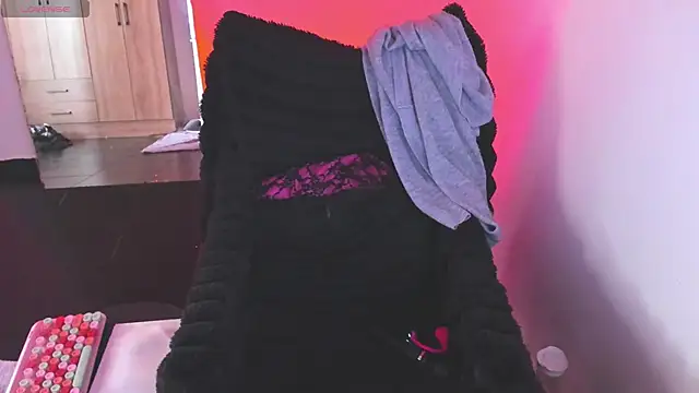 bonnie moon  online show from February 2026 06:08:01 PM