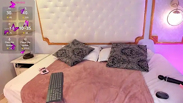 Paiige peach online show from November 2025 11:21:02 AM