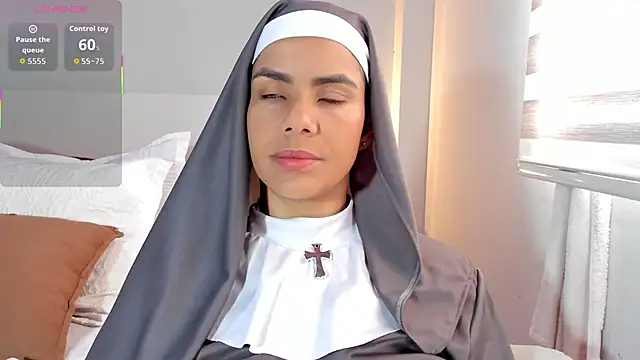 ClaraMariaMon online show from November 2025 01:44:01 PM