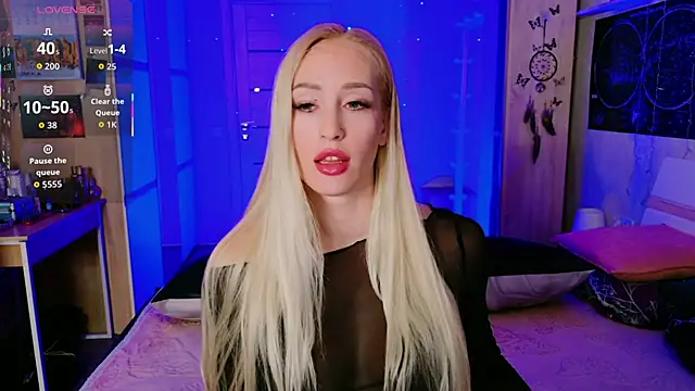 Snapshot of Evva_Ross chatting on December 2025 05:19:02 PM Evva Ross online show from December 2025 05:19:02 PM