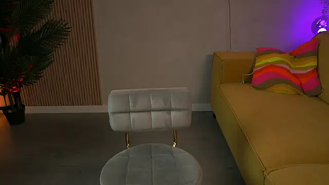 emma land online show from December 2025 07:52:01 PM