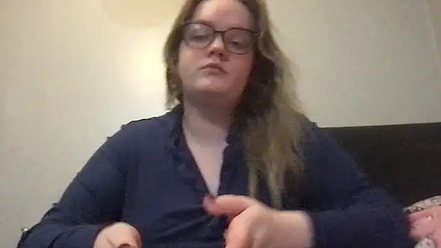 honeyyy24 online show from October 2025 10:34:02 PM