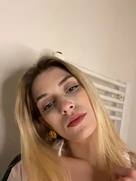 Lolitaxlola online show from April 2026 01:42:01 AM