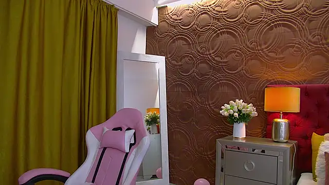 Snapshot of IrisMonn chatting on February 2025 05:37:01 AM IrisMonn online show from February 2025 05:37:01 AM