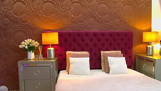 Snapshot of IrisMonn chatting on November 2025 06:18:02 AM IrisMonn online show from November 2025 06:18:02 AM