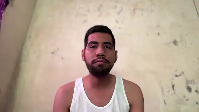 Snapshot of EnriquePersian197 chatting on January 2025 02:20:01 PM EnriquePersian197 online show from January 2025 02:20:01 PM