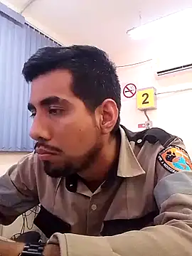 Snapshot of EnriquePersian197 chatting on February 2025 09:25:02 PM EnriquePersian197 online show from February 2025 09:25:02 PM