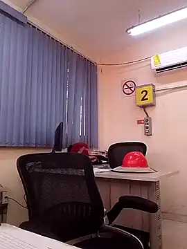 Snapshot of EnriquePersian197 chatting on February 2025 07:21:01 PM EnriquePersian197 online show from February 2025 07:21:01 PM