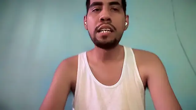 Snapshot of EnriquePersian197 chatting on March 2025 06:23:02 PM EnriquePersian197 online show from March 2025 06:23:02 PM