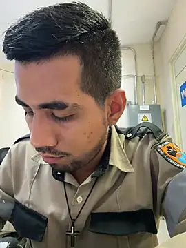 Snapshot of EnriquePersian197 chatting on March 2025 01:32:02 AM EnriquePersian197 online show from March 2025 01:32:02 AM