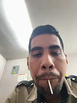 Snapshot of EnriquePersian197 chatting on March 2025 05:52:01 AM EnriquePersian197 online show from March 2025 05:52:01 AM