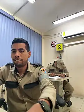 Snapshot of EnriquePersian197 chatting on March 2025 11:39:02 AM EnriquePersian197 online show from March 2025 11:39:02 AM