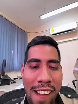 Snapshot of EnriquePersian197 chatting on March 2025 06:53:02 PM EnriquePersian197 online show from March 2025 06:53:02 PM