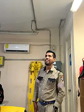 Snapshot of EnriquePersian197 chatting on October 2025 12:19:01 AM EnriquePersian197 online show from October 2025 12:19:01 AM