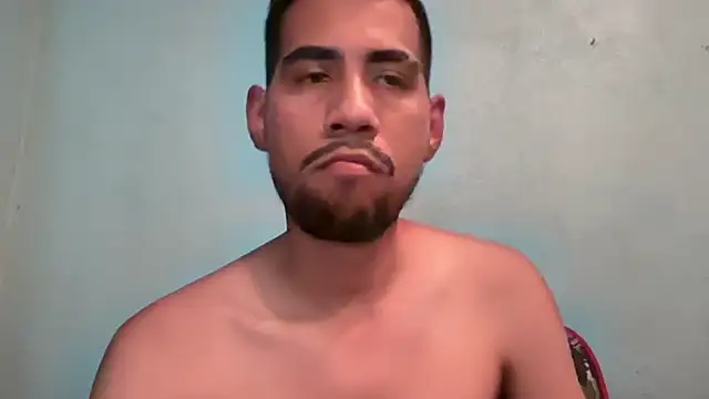 Snapshot of EnriquePersian197 chatting on November 2025 05:26:01 PM EnriquePersian197 online show from November 2025 05:26:01 PM