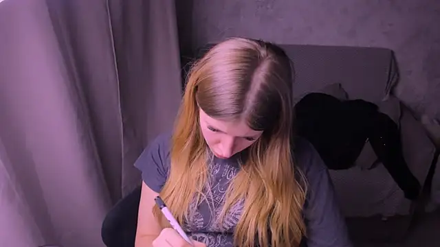 Snapshot of kirraa_ chatting on January 2025 12:42:01 AM kirraa online show from January 2025 12:42:01 AM