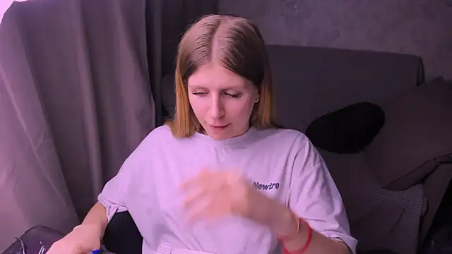 Snapshot of kirraa_ chatting on February 2025 12:40:02 AM kirraa online show from February 2025 12:40:02 AM